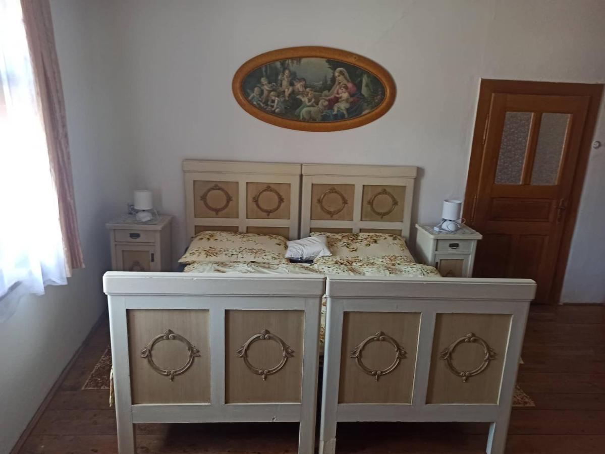 Apartman Menany Exterior foto